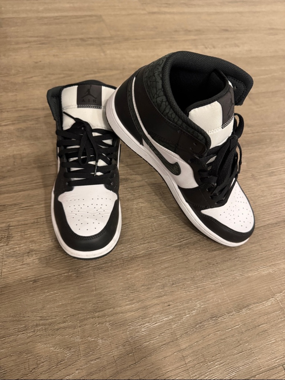 Nike Air Jordan 1 Mid SE | LIKE NEW | Panda Elephant Black Off Noir